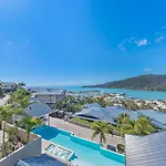 Sails On The Sea - Club Wyndham