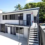 Airlie Sun & Sand Motel Accommodation #4