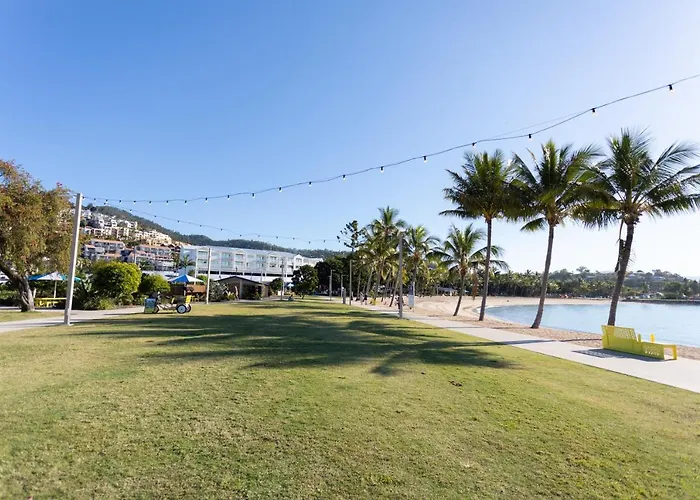 Airlie Sun & Sand Motel Accommodation #4