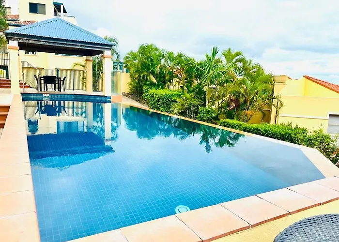 Beach Bliss Apartment- Seaviews-Wifi-Pool-Bbq
