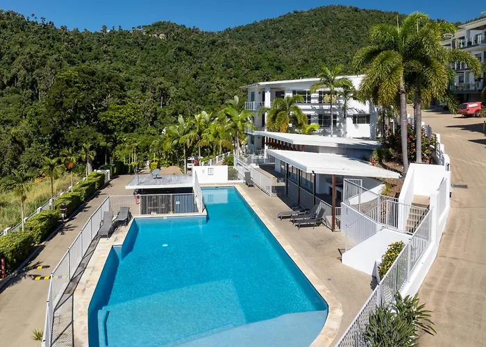 Airlie Summit Apartments