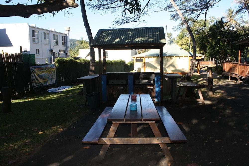 Nomads Airlie (adults Only) Hostel *