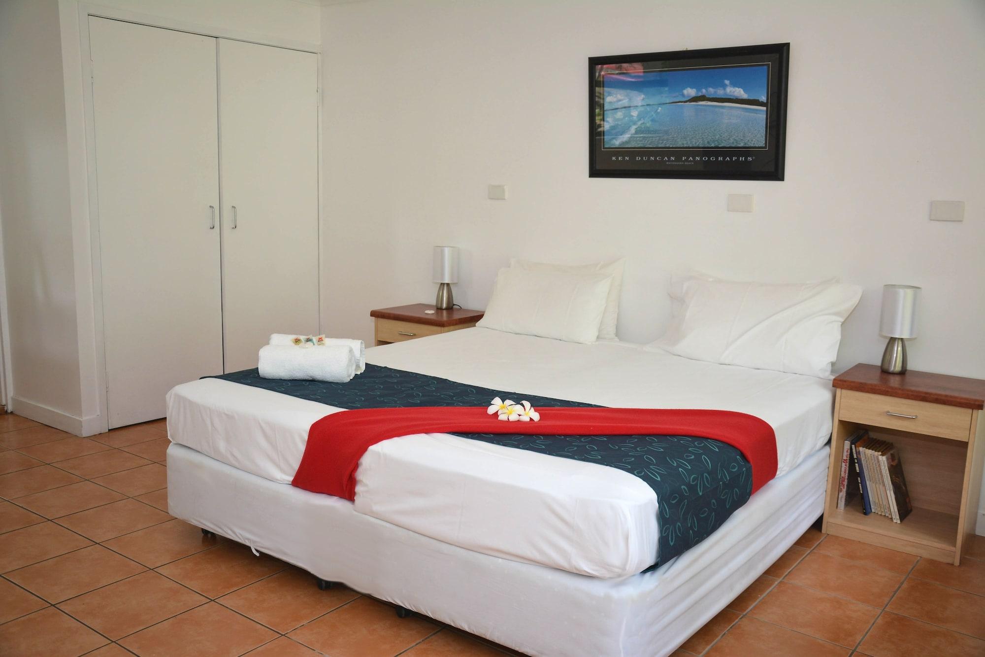 Base Airlie Hostel