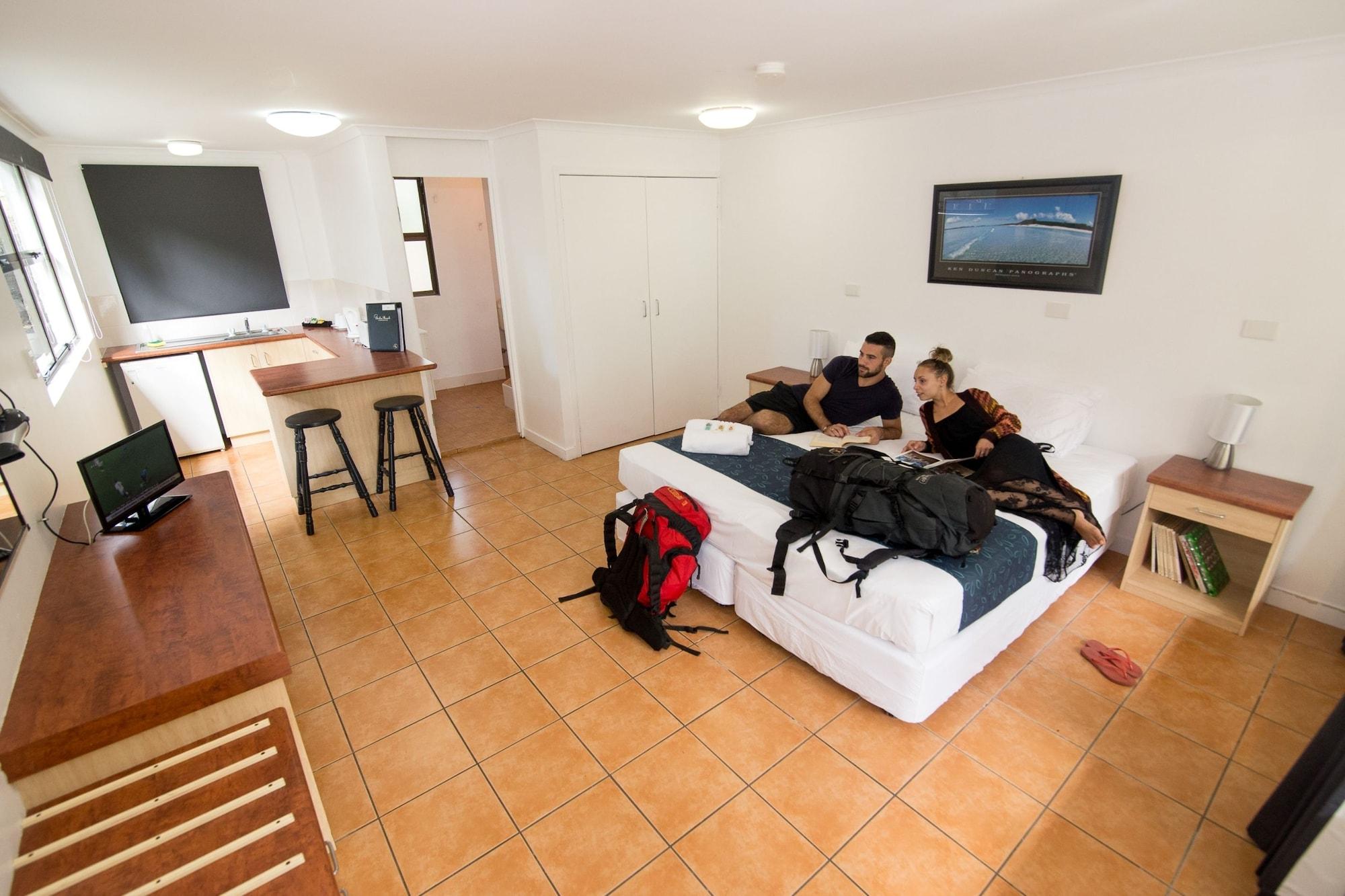 Base Airlie Airlie Beach
