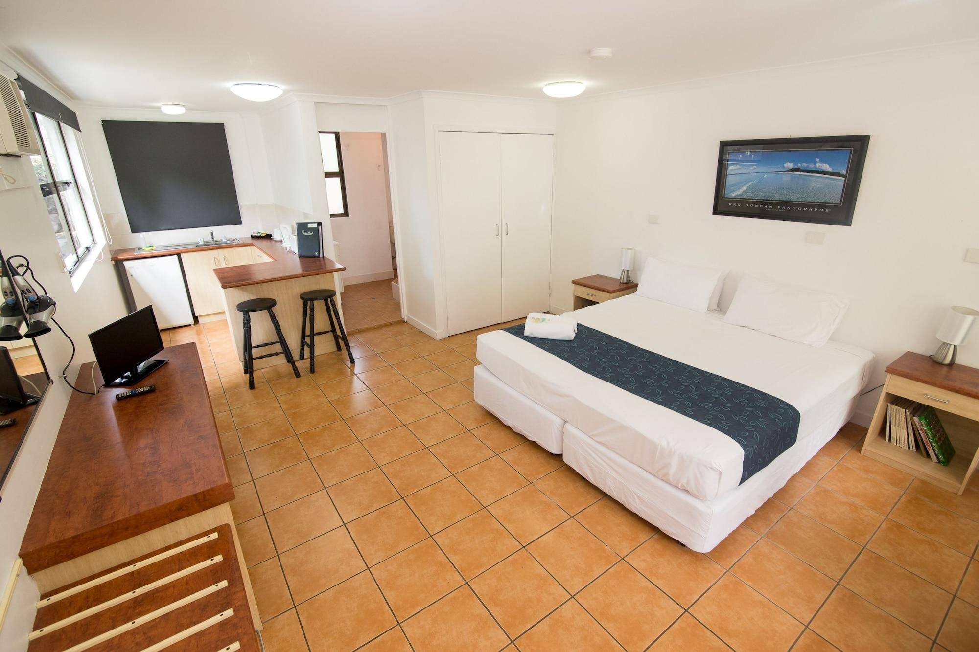 Base Airlie Airlie Beach