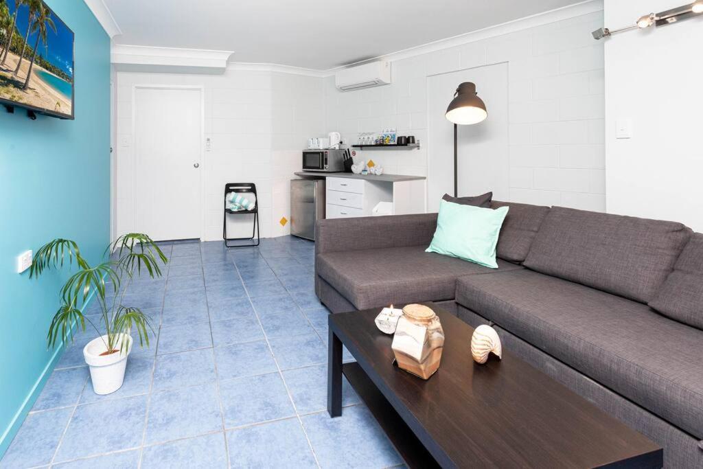 Apartment Airlie Sun & #4 Airlie Beach