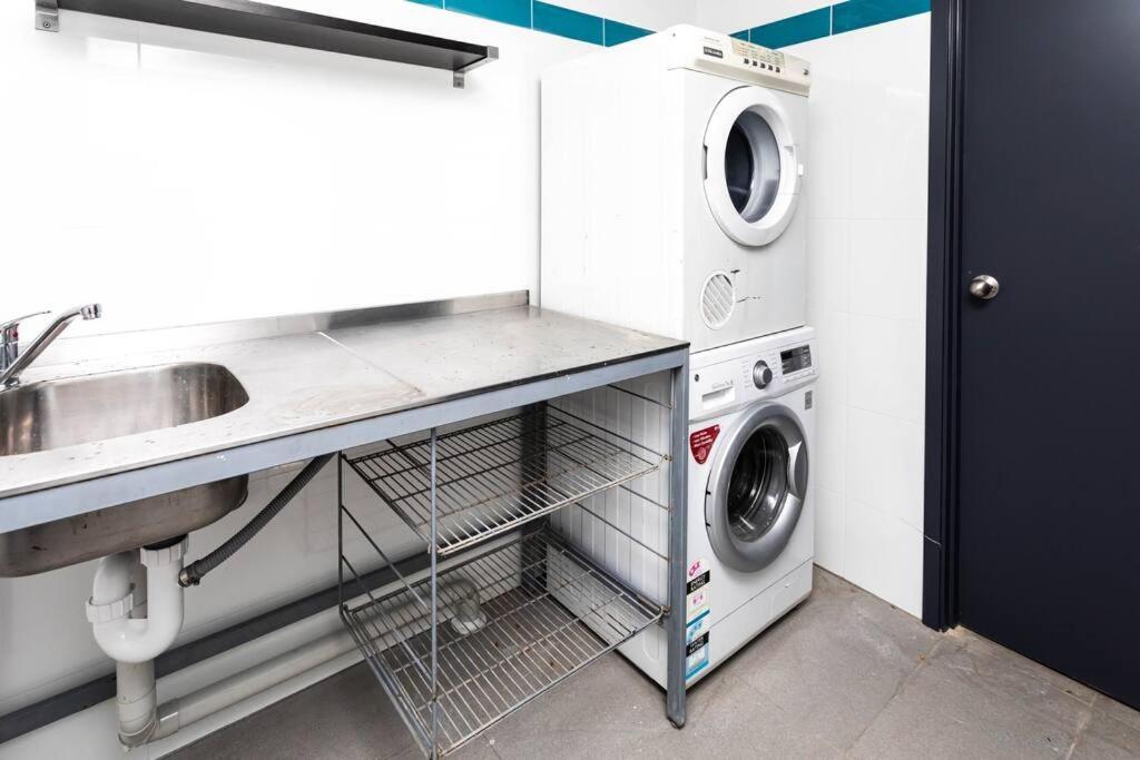 Apartment Airlie Sun & #4 Airlie Beach