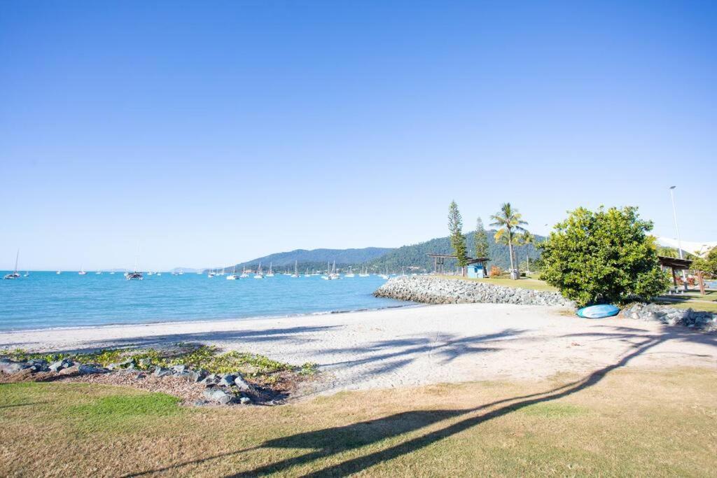 Airlie Sun & #4 Airlie Beach