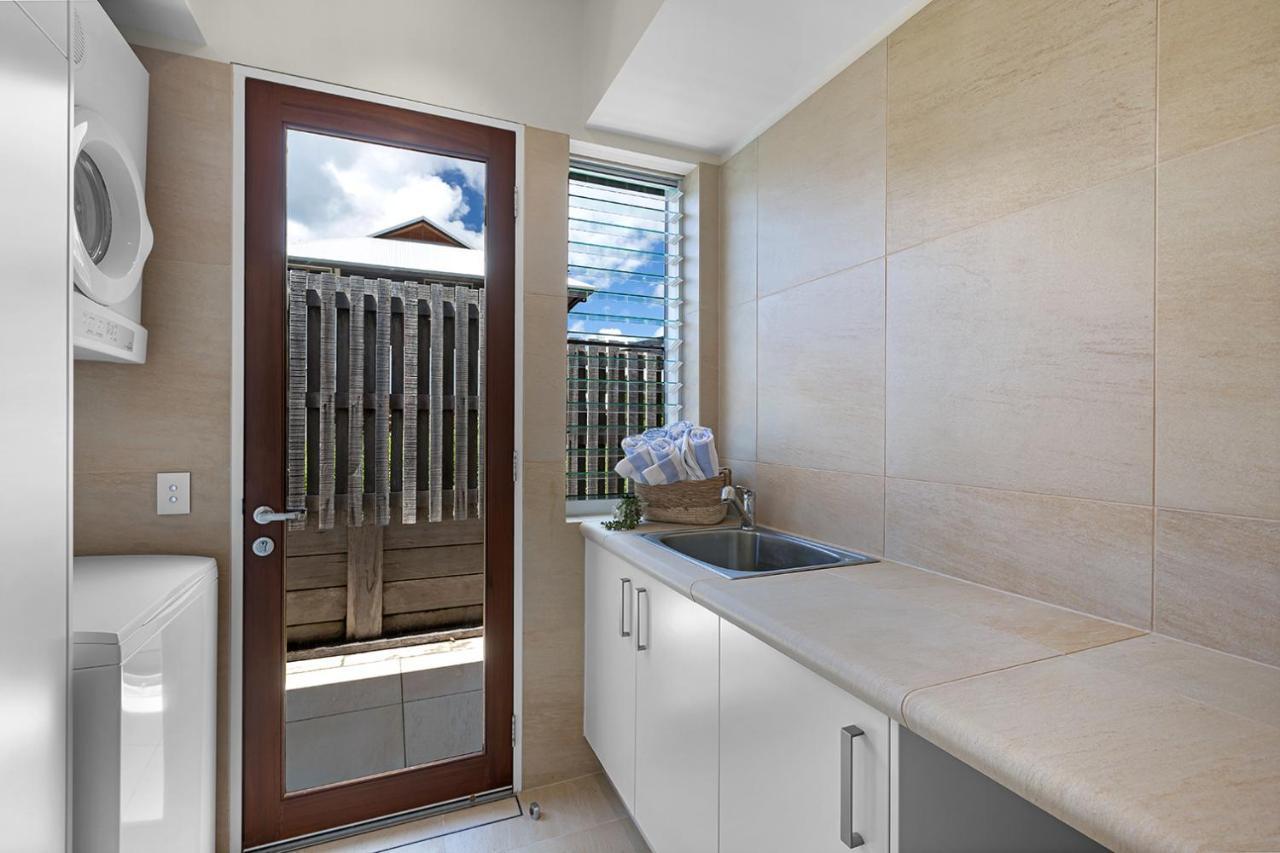 Anusara - Airlie Airlie Beach