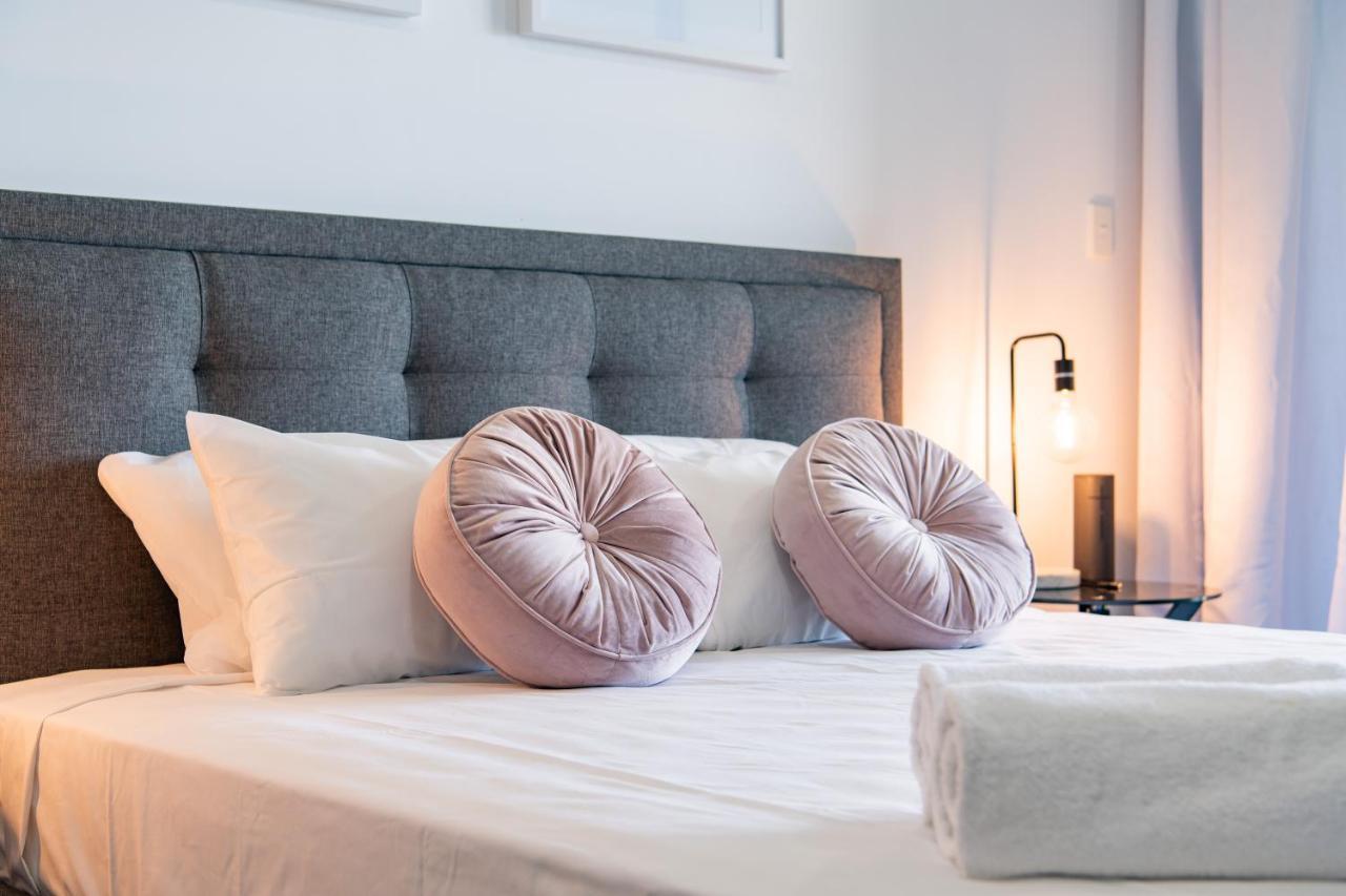 Allure 11- Airlie Apartment