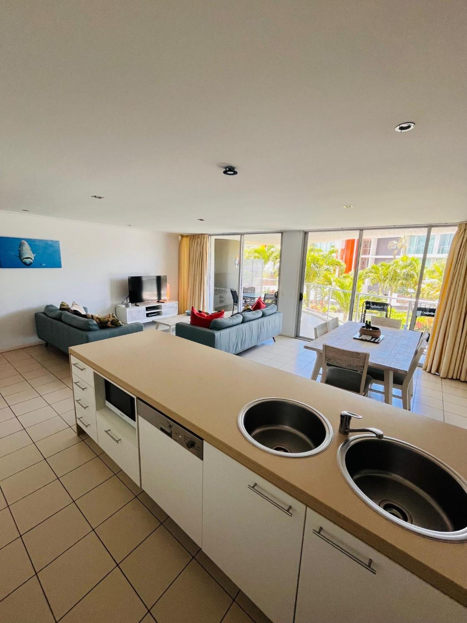 At Marina Shores Aparthotel Airlie Beach