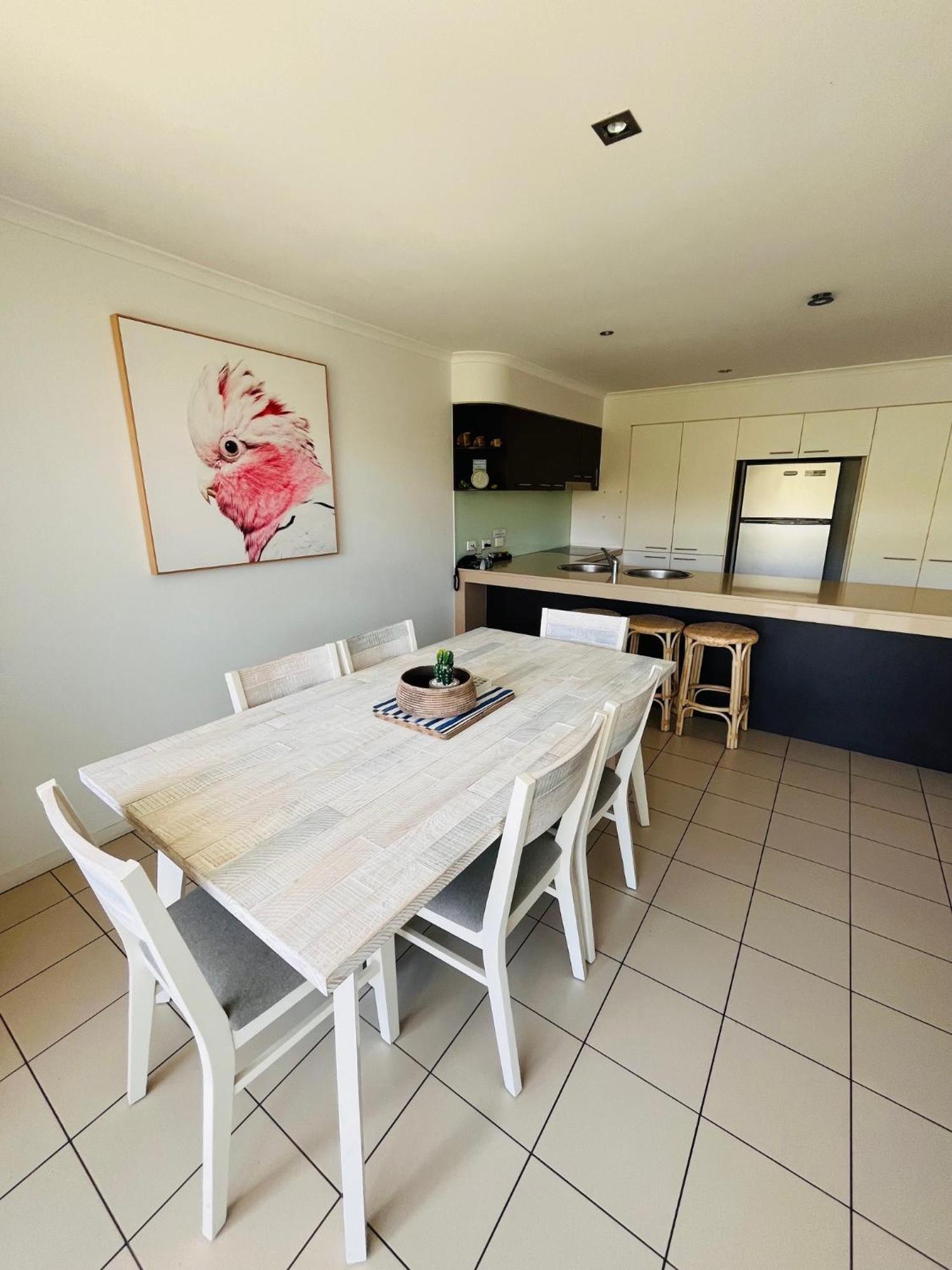 Aparthotel At Marina Shores Airlie Beach