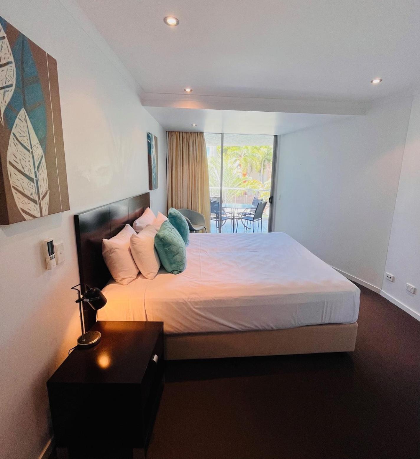 Aparthotel At Marina Shores