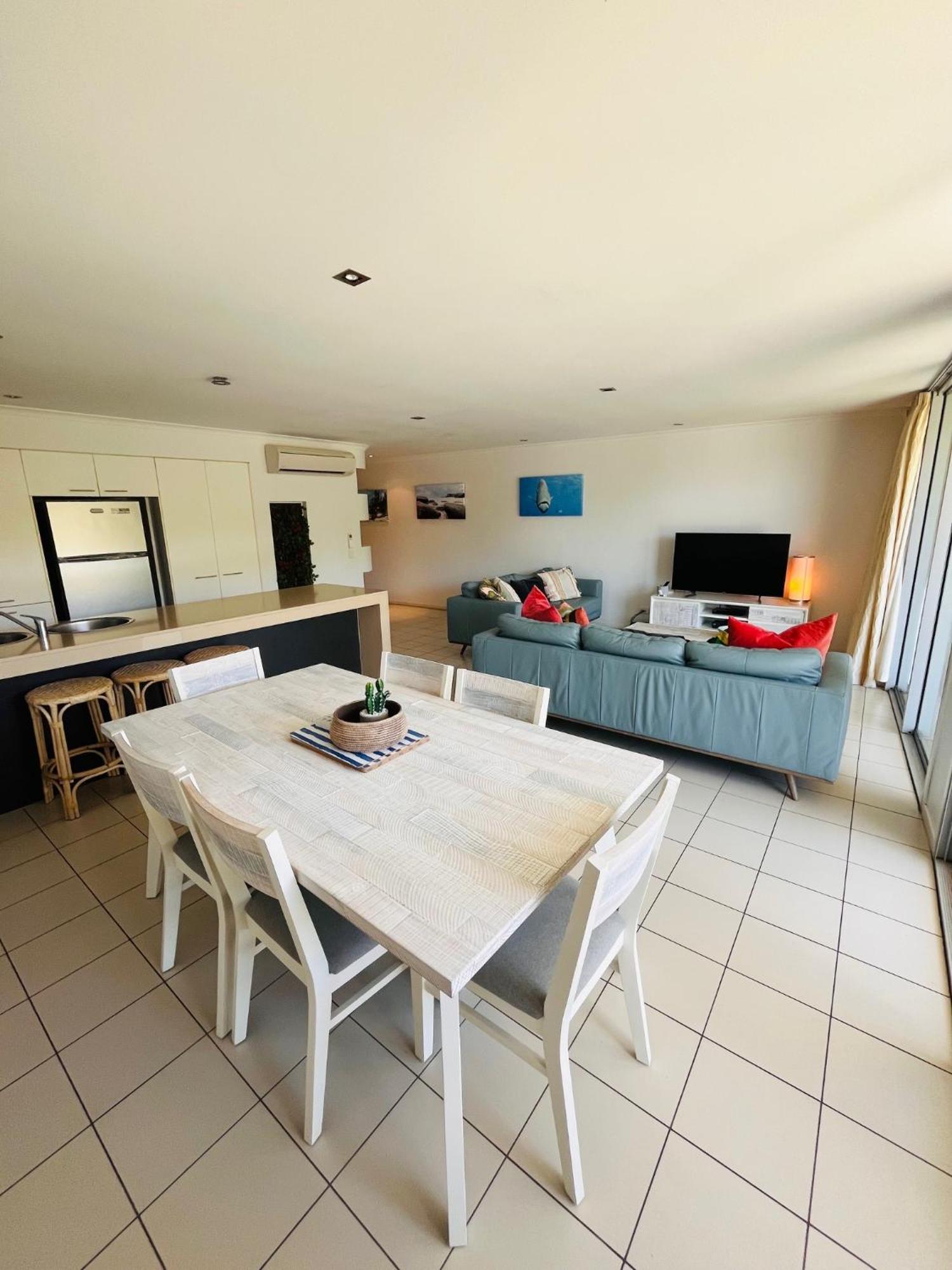 Aparthotel At Marina Shores Airlie Beach