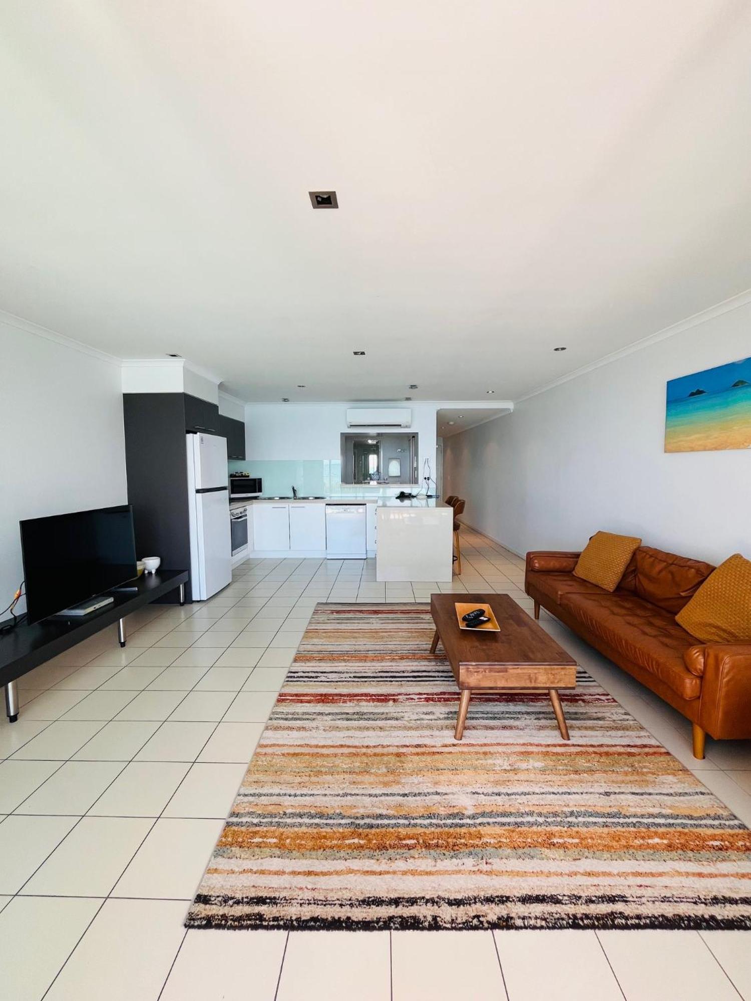 At Marina Shores 5* Airlie Beach