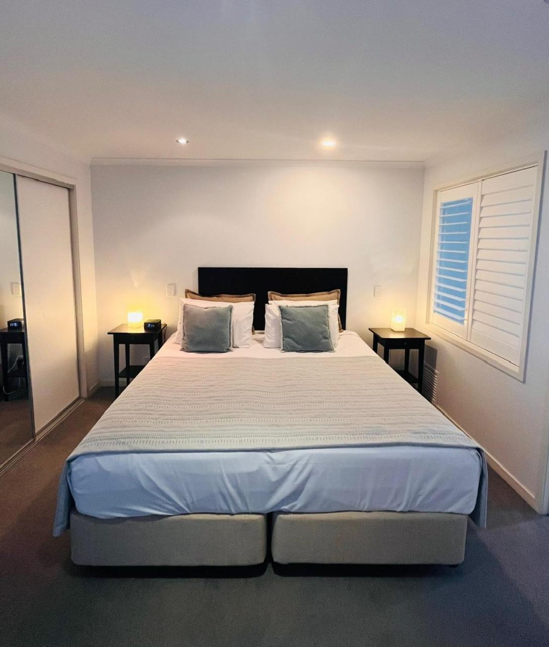 At Marina Shores 5* Airlie Beach