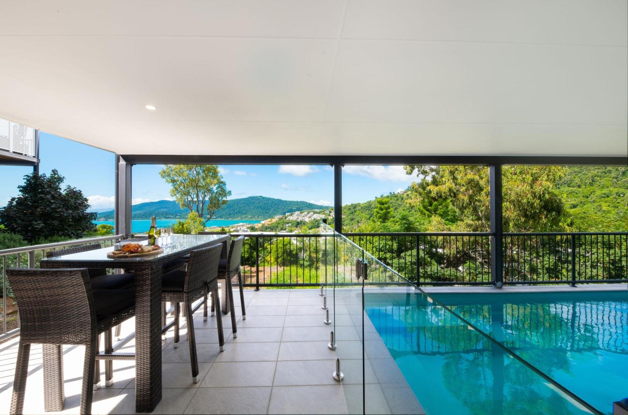 Serenity Seas - Airlie *