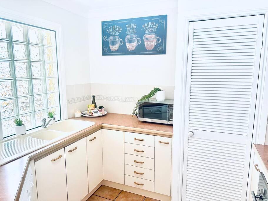 Bliss Apartment- Seaviews-wifi-pool-bbq Apartment