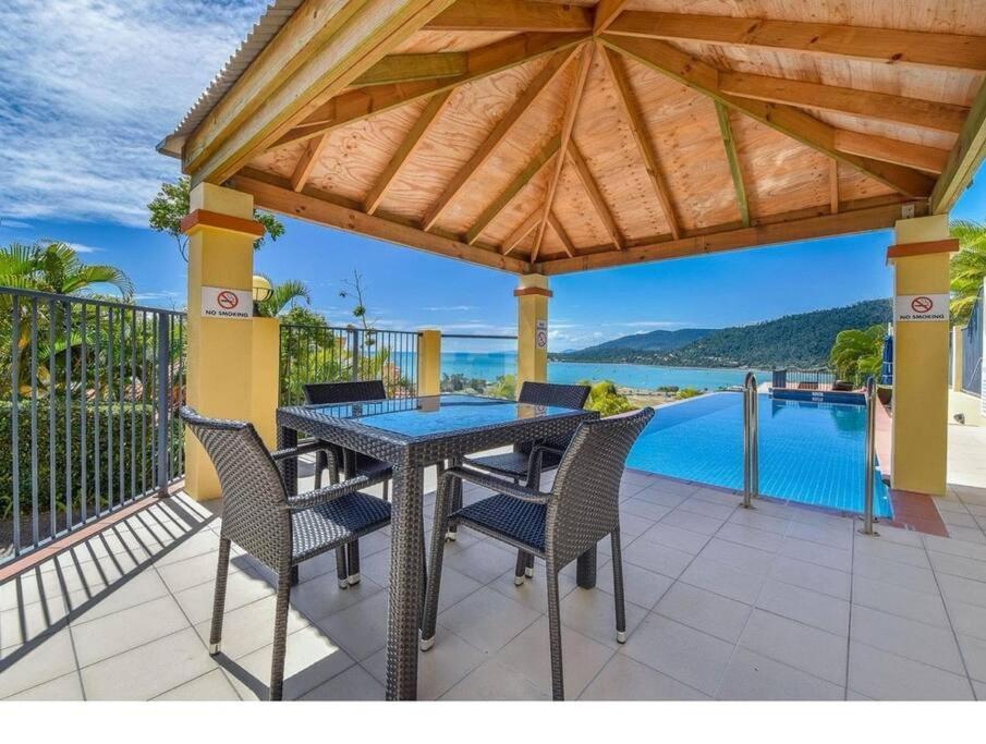 Bliss Apartment- Seaviews-wifi-pool-bbq *