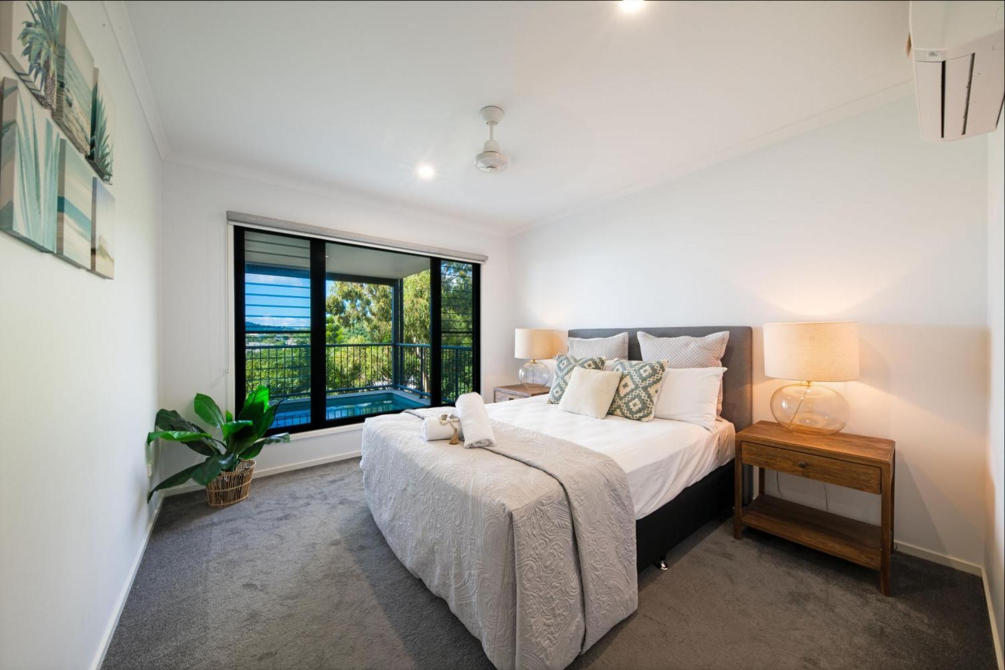 Serenity Seas - Airlie