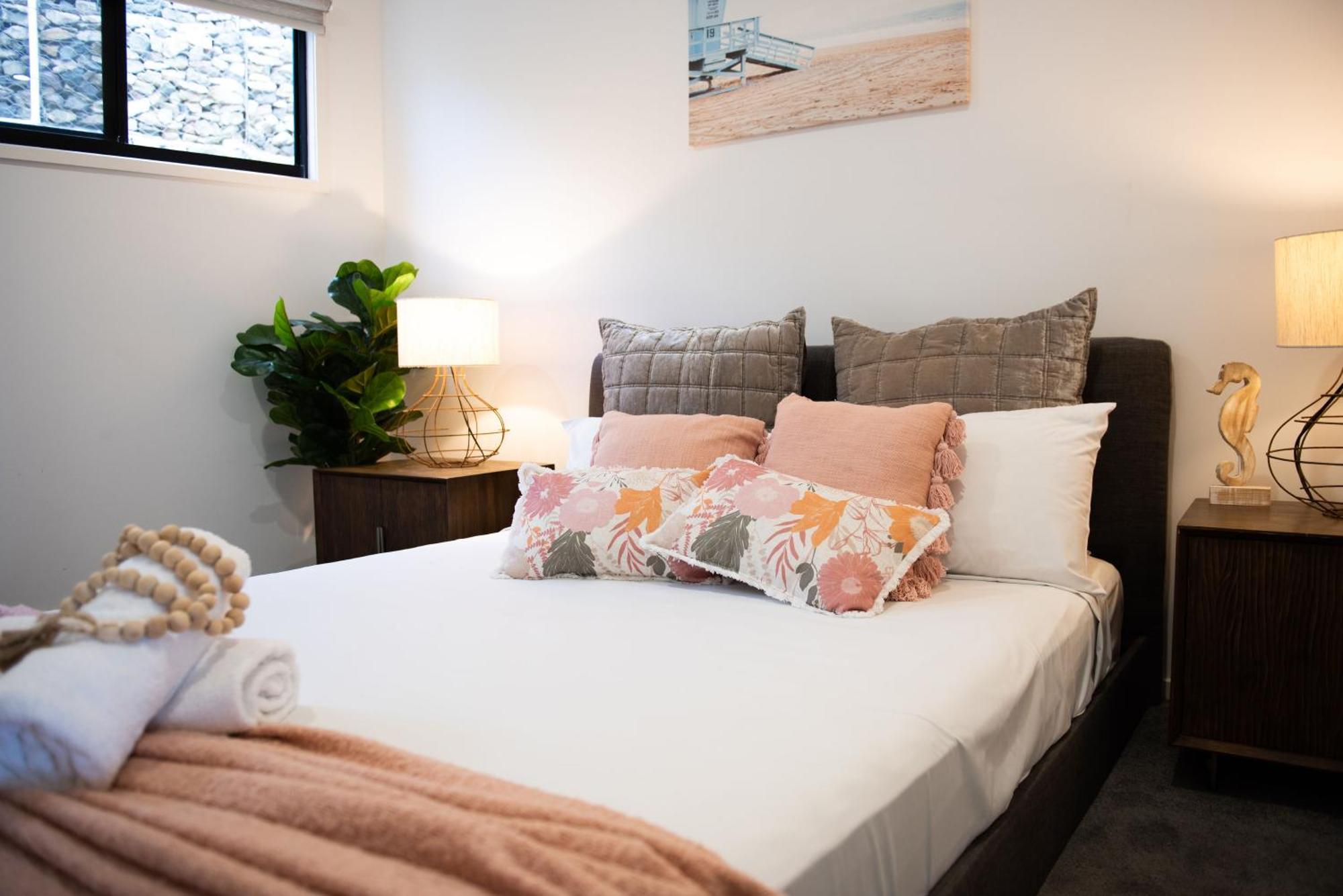 Serenity Seas - Airlie Holiday home *