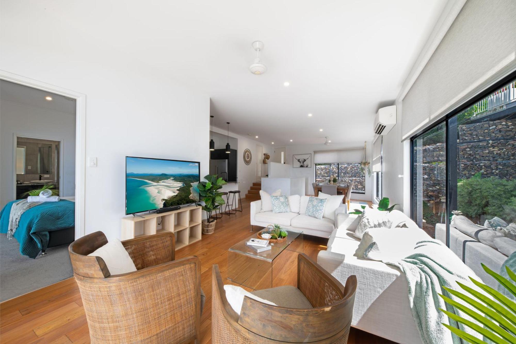 Serenity Seas - Airlie