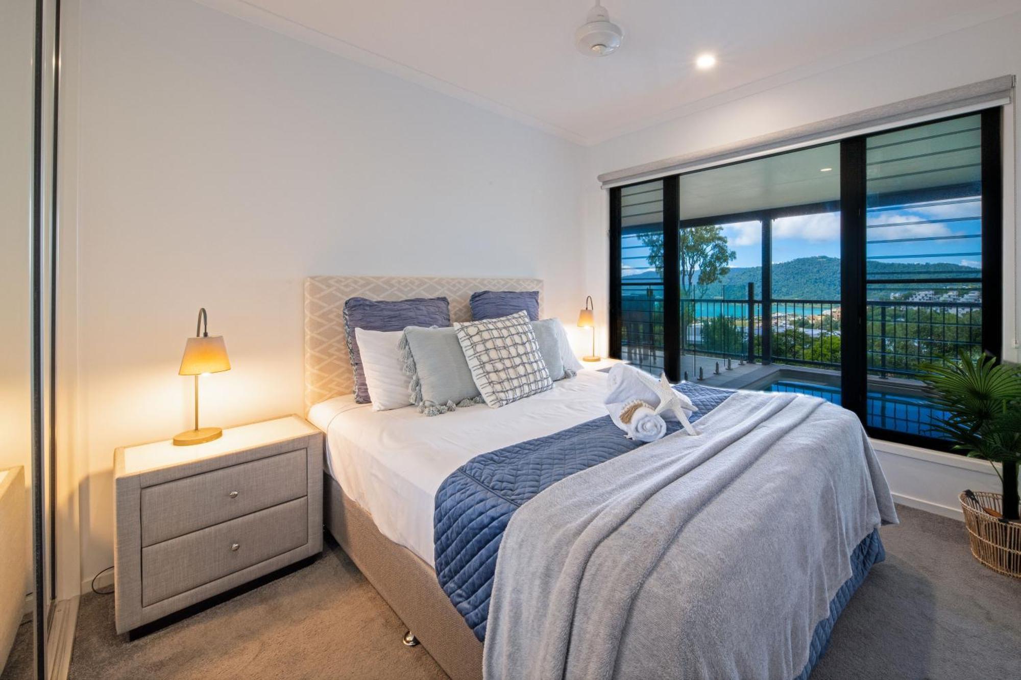 Serenity Seas - Airlie