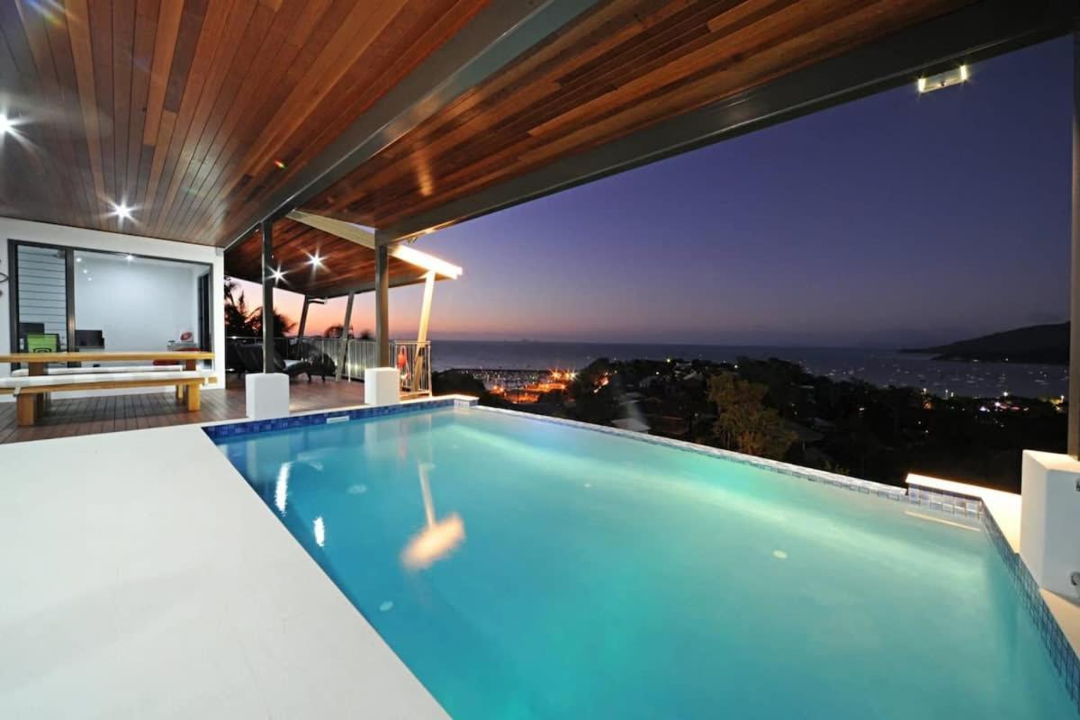 15 Kara - Luxurious With Million Dollar Views *