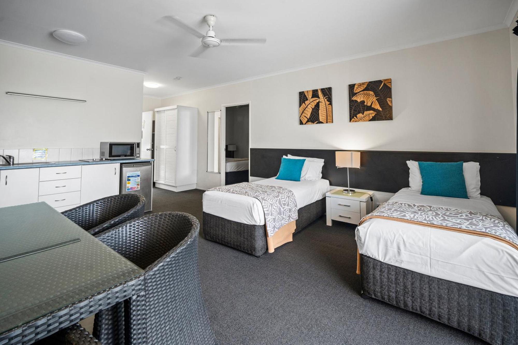 Colonial Palms Motor Airlie Beach