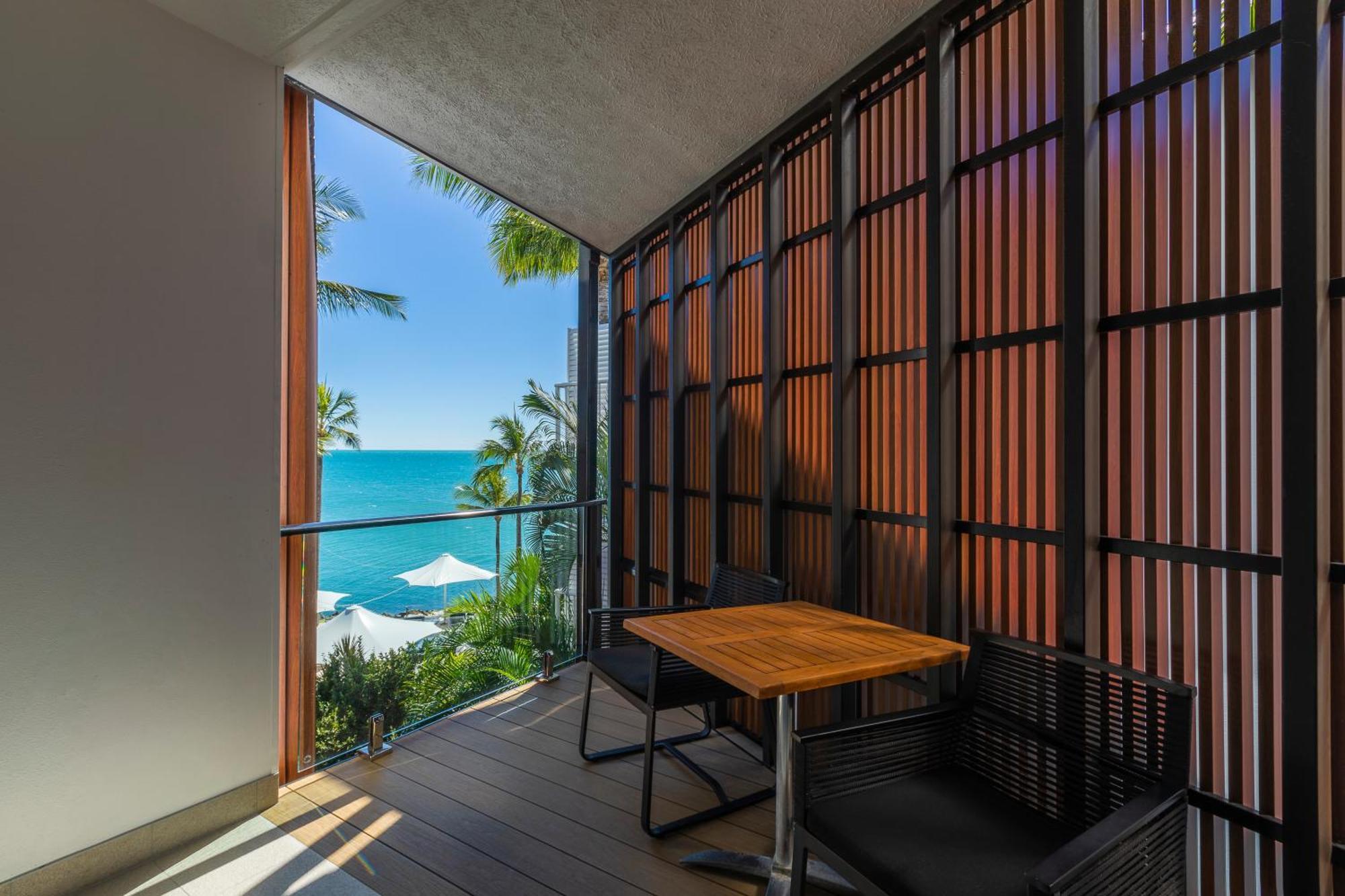 Coral Sea 4* Airlie Beach