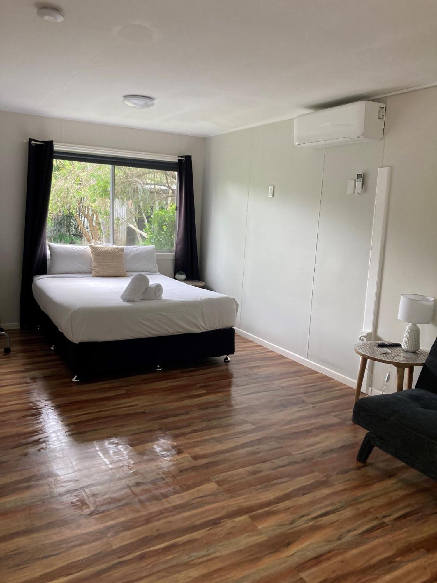 Bush Village 3* Airlie Beach