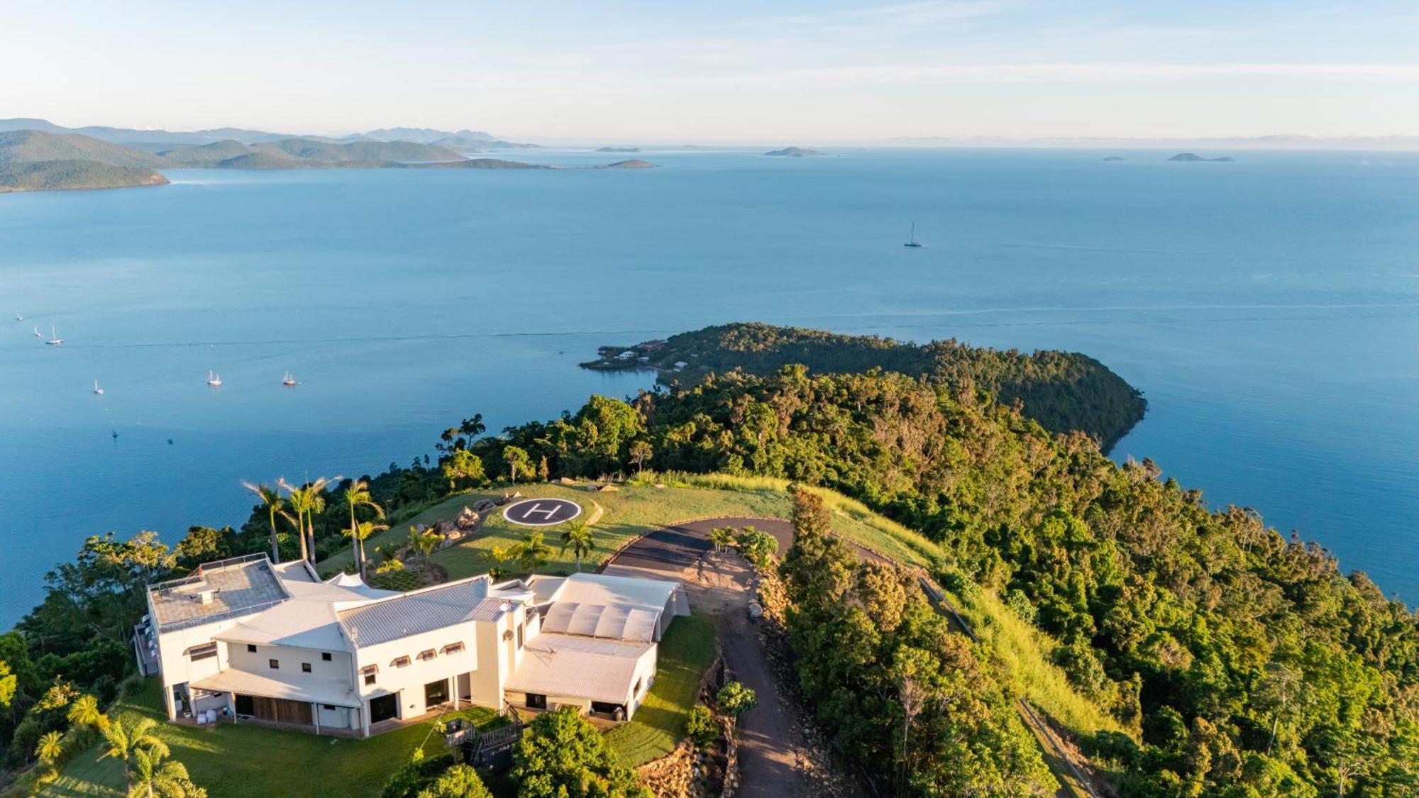 Casa de férias Parc Exclusif, Airlie - 360 Island Views From A Mountain Airlie Beach
