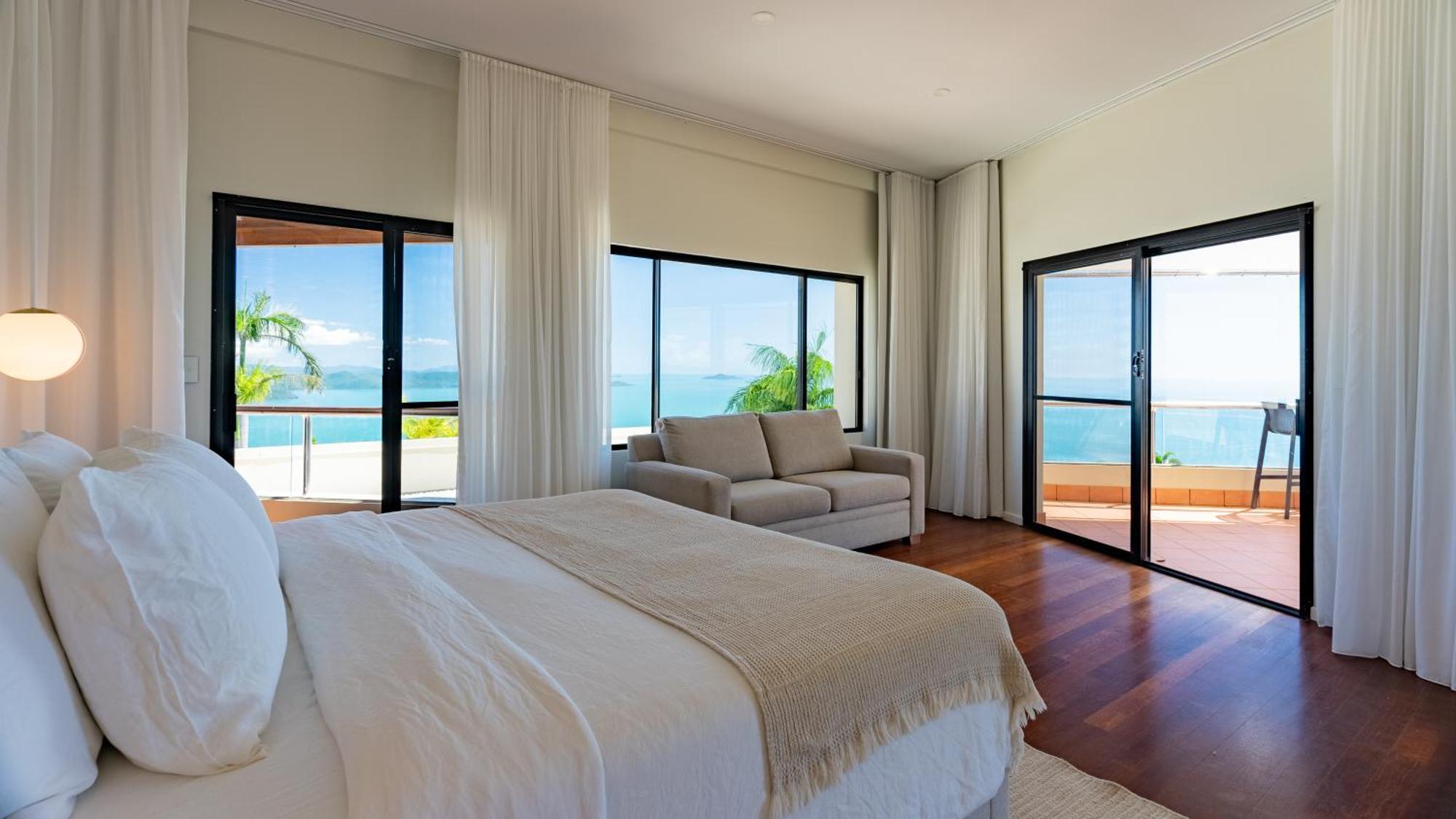 Parc Exclusif, Airlie - 360 Island Views From A Mountain