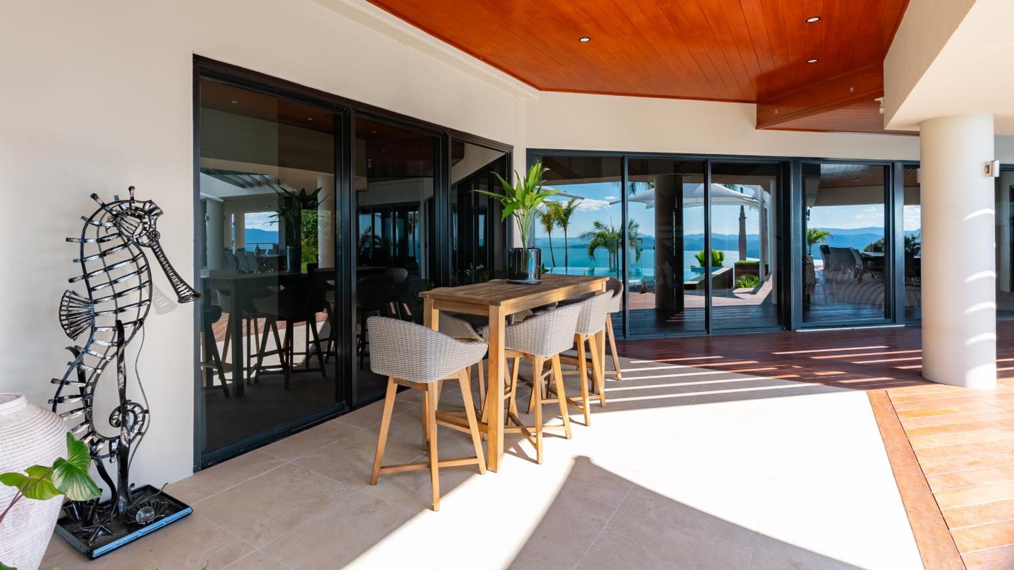 Parc Exclusif, Airlie - 360 Island Views From A Mountain