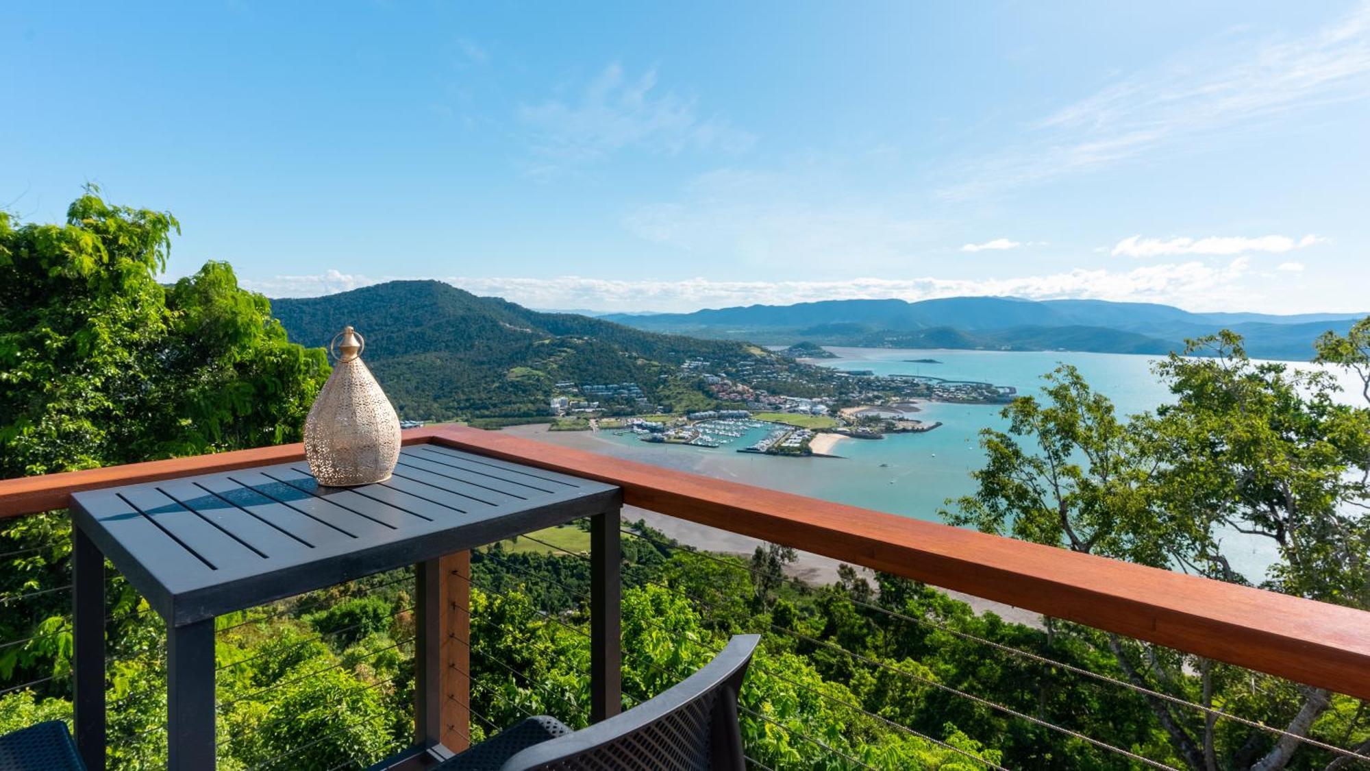 Parc Exclusif, Airlie - 360 Island Views From A Mountain Casa de férias *
