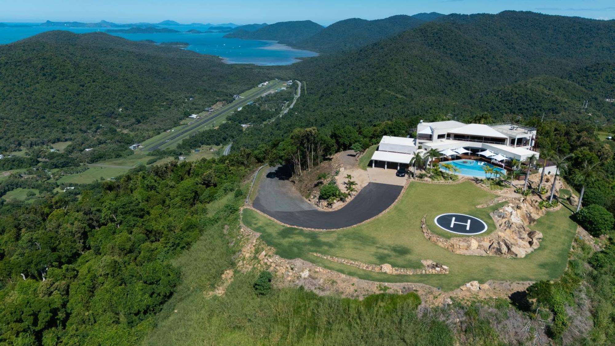 Casa de férias Parc Exclusif, Airlie - 360 Island Views From A Mountain Airlie Beach