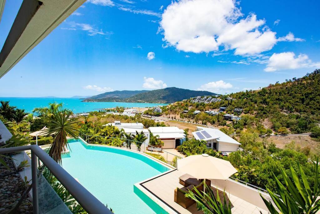 Seaviews At Searene, Spacious, Pool & Free Wifi * Airlie Beach