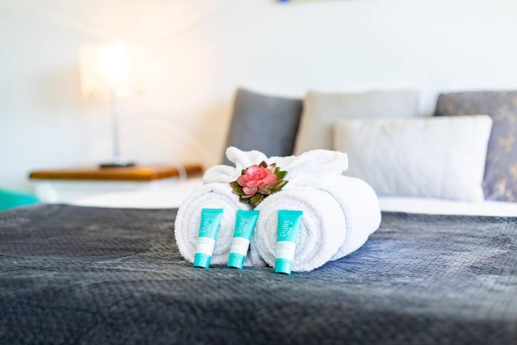 Seaviews At Searene, Spacious, Pool & Free Wifi Apartment *