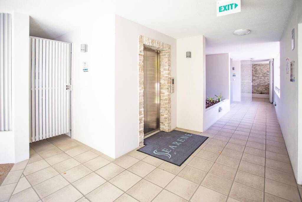 Apartment Seaviews At Searene, Spacious, Pool & Free Wifi *