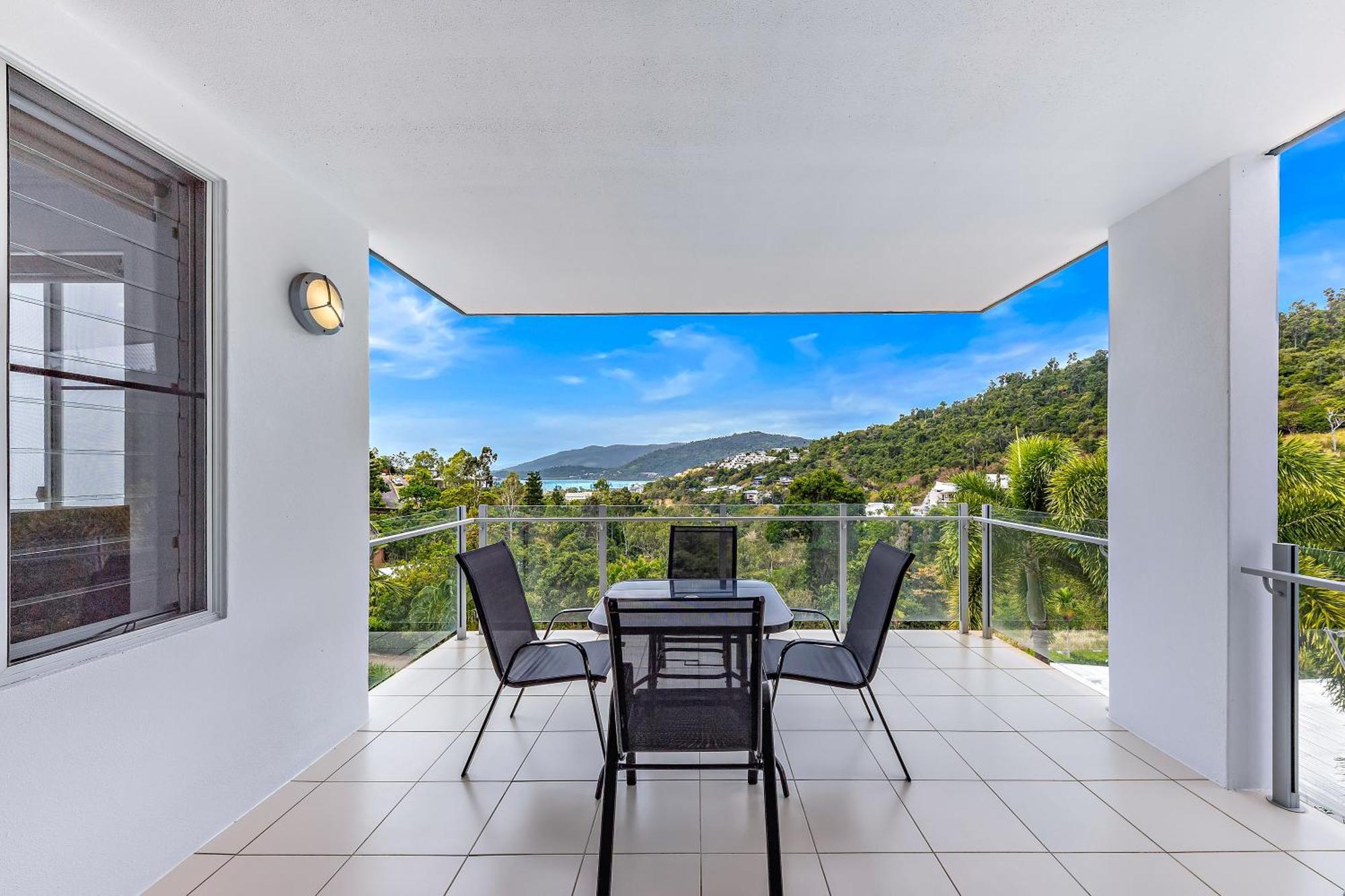 Aparthotel Airlie Summit 4*