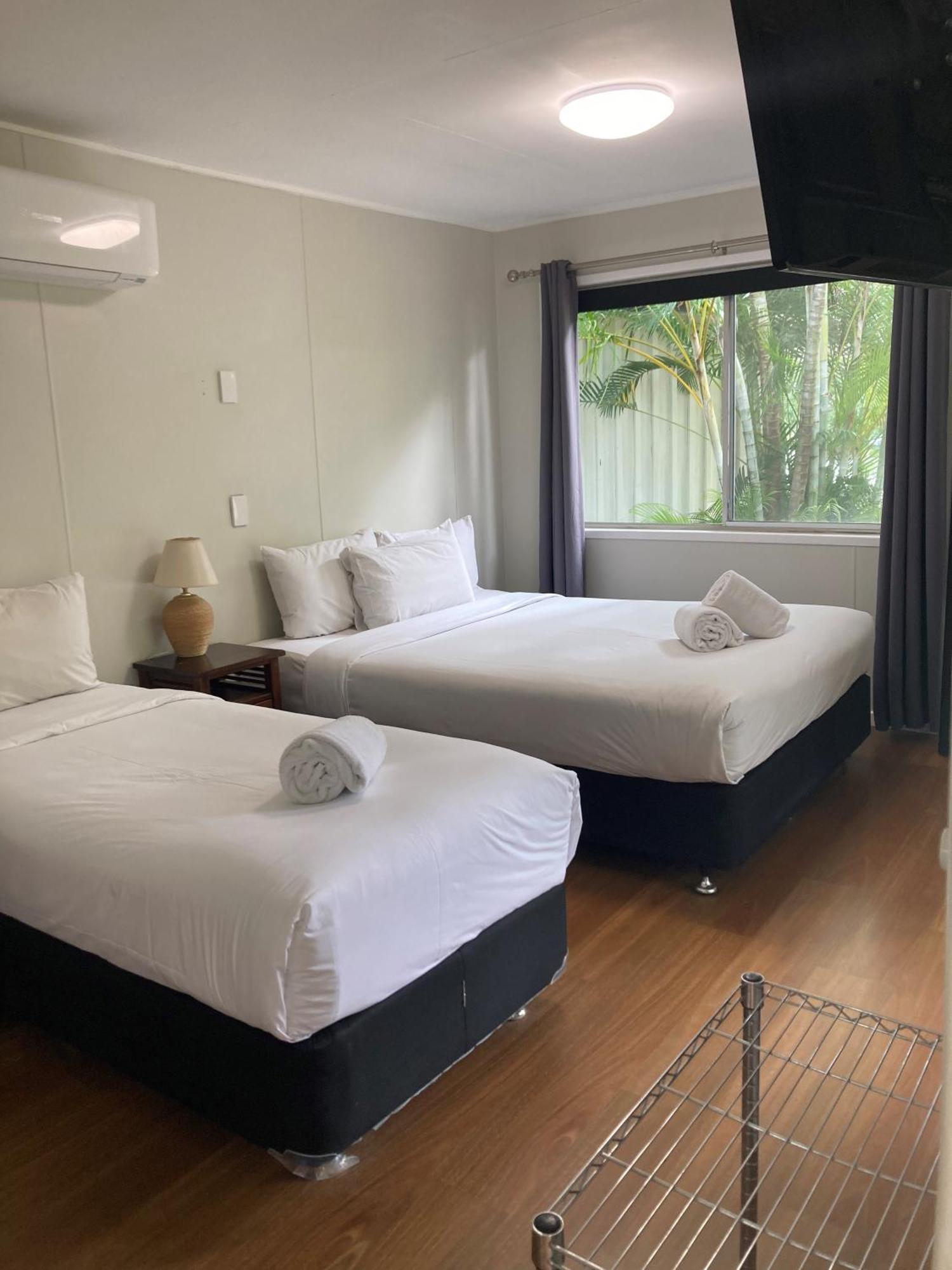 Bush Village 3* Airlie Beach