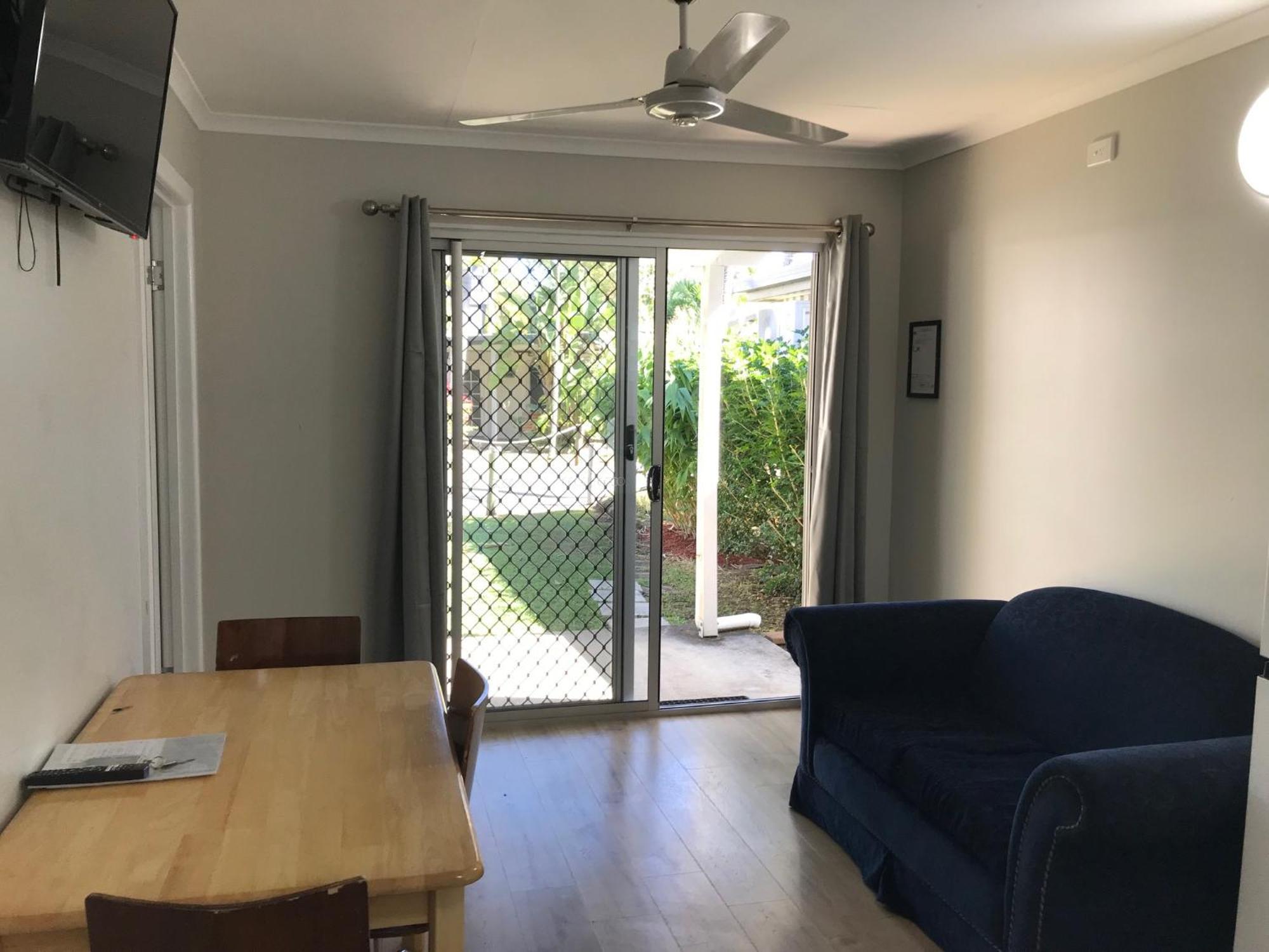 Bush Village Holiday park 3*