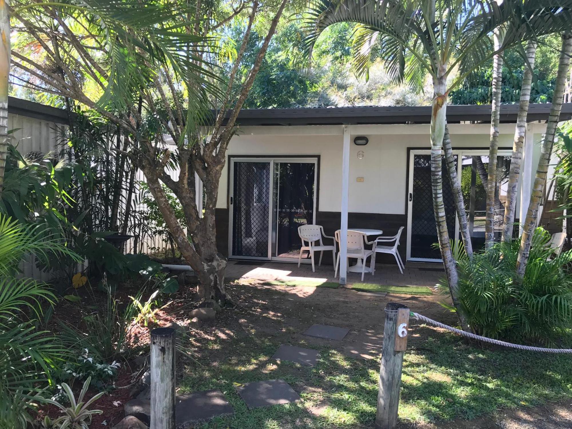 Bush Village 3* Airlie Beach