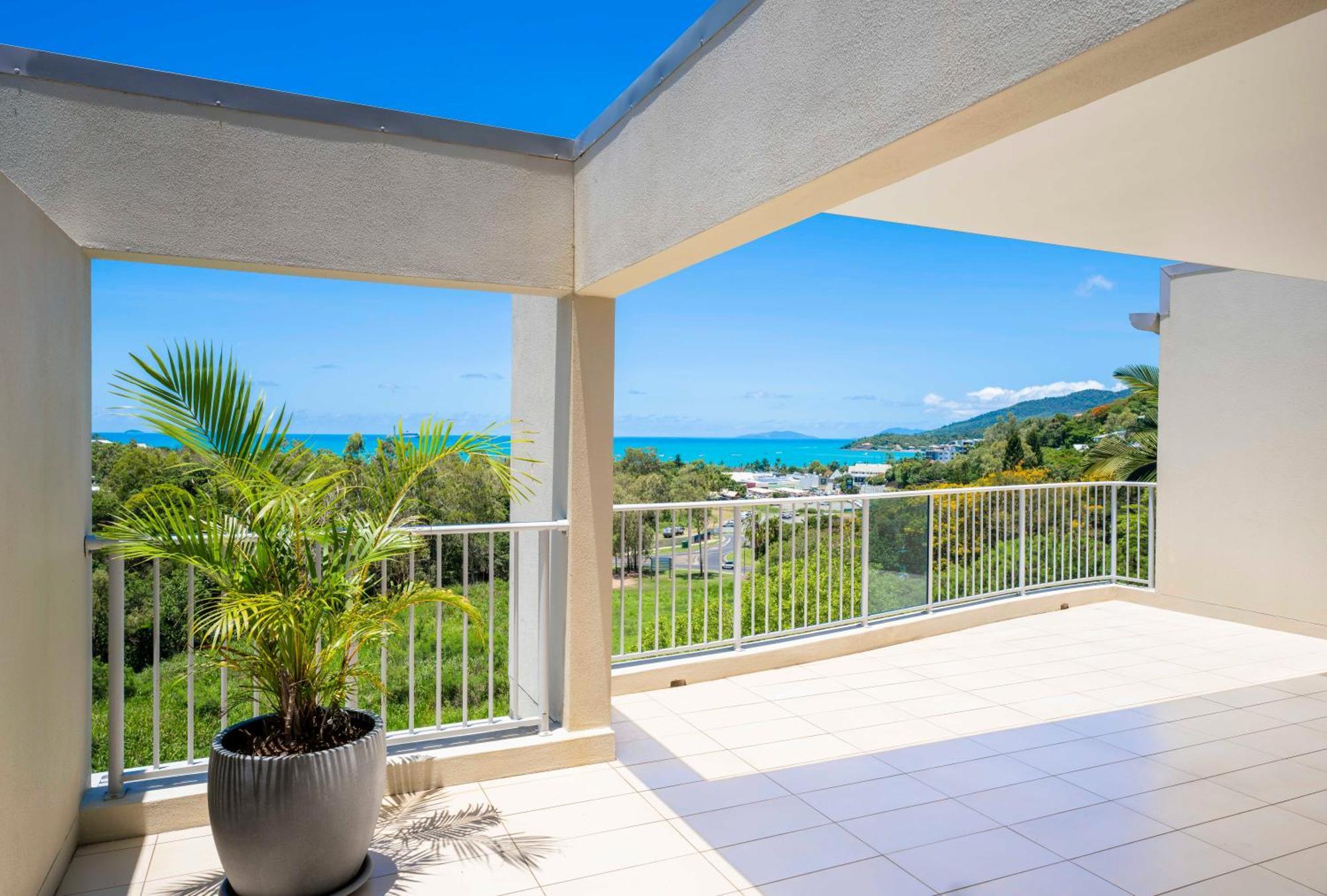 Azure Sea Whitsunday Resort 4*
