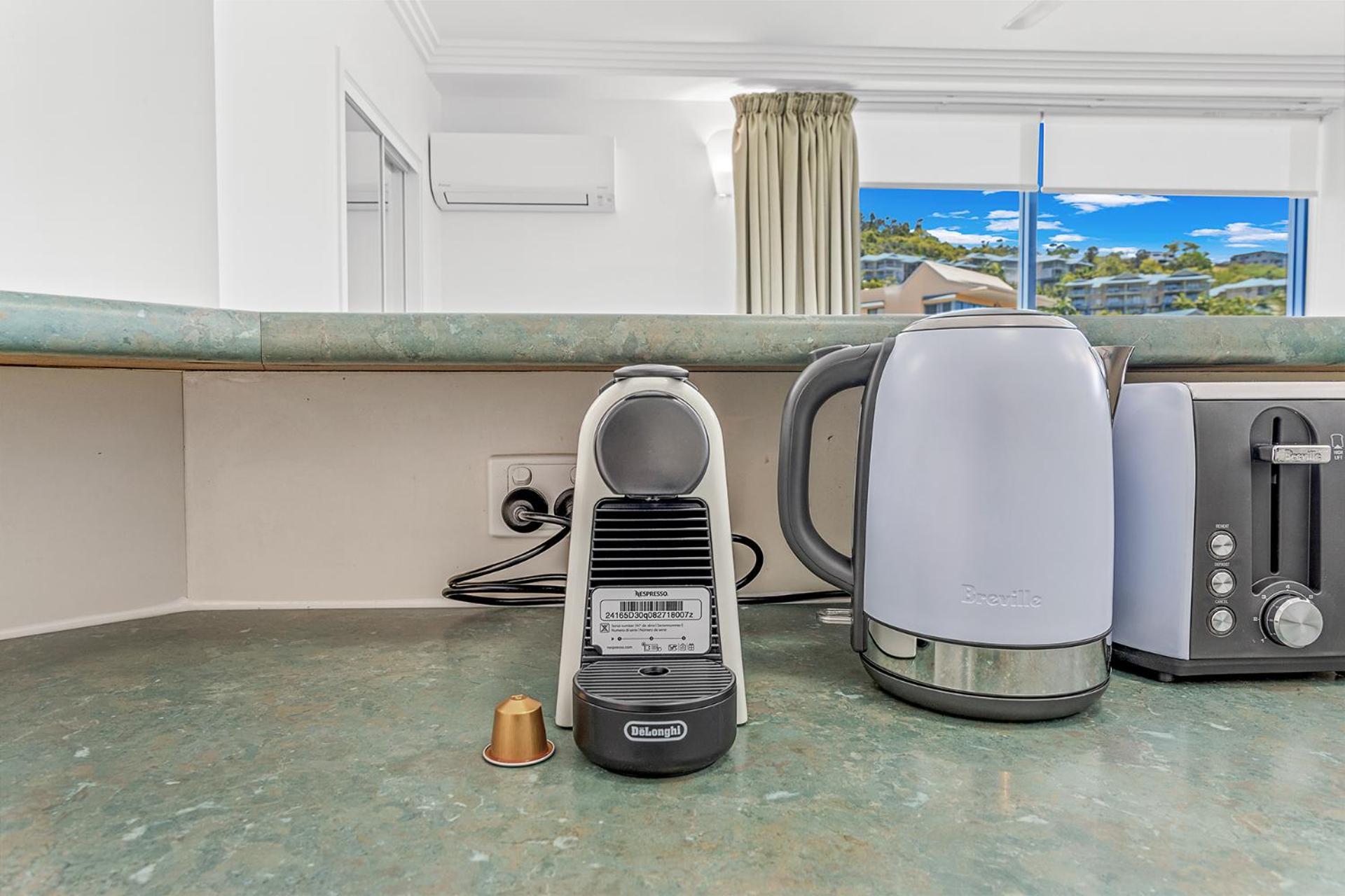 Ocean Views 1br With Full Kitchen No Steep Hills Apartment *