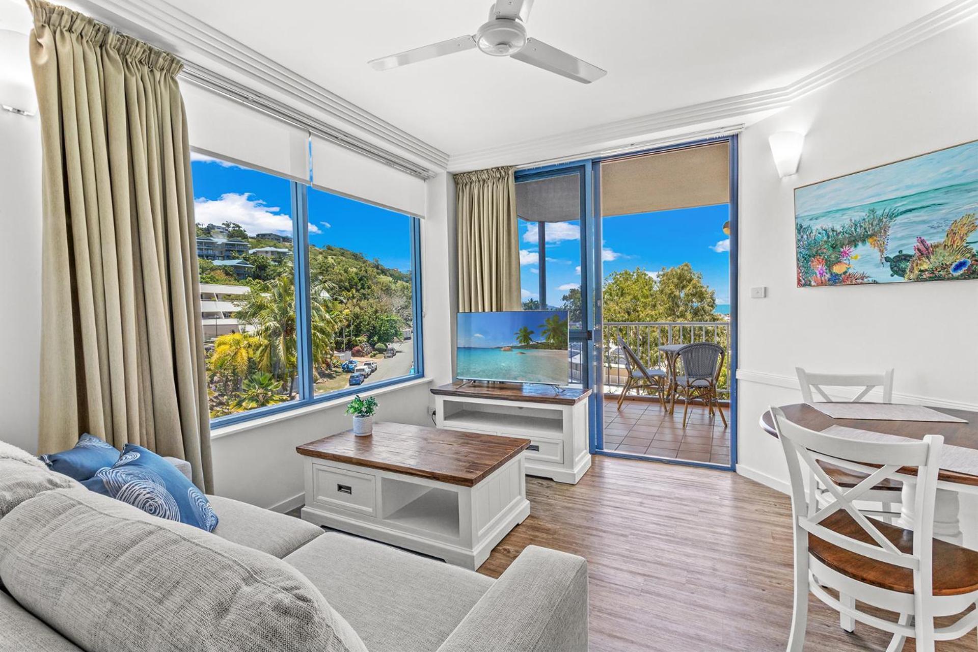 Ocean Views 1br With Full Kitchen No Steep Hills
