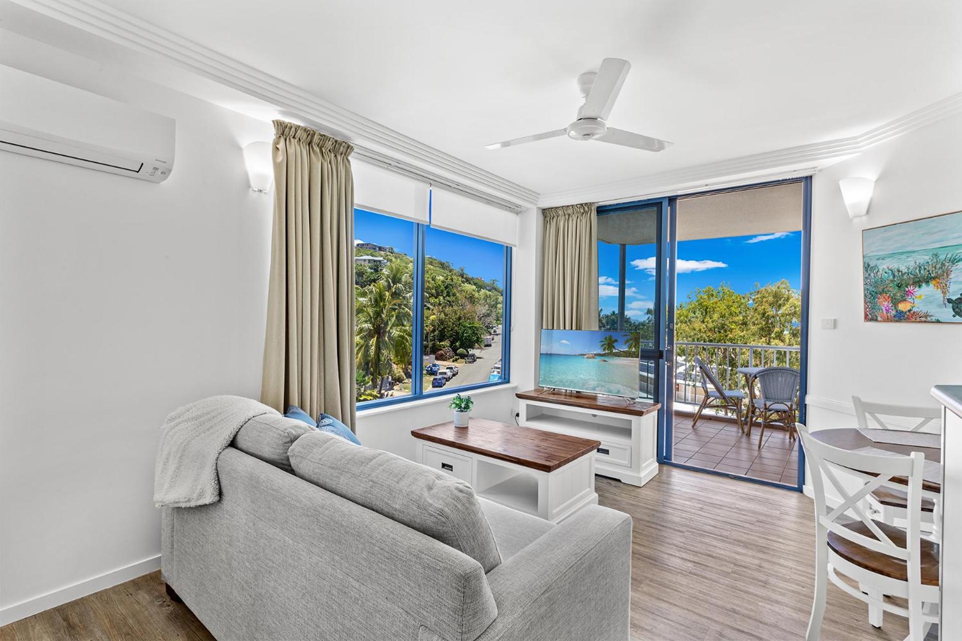 Ocean Views 1br With Full Kitchen No Steep Hills Apartment