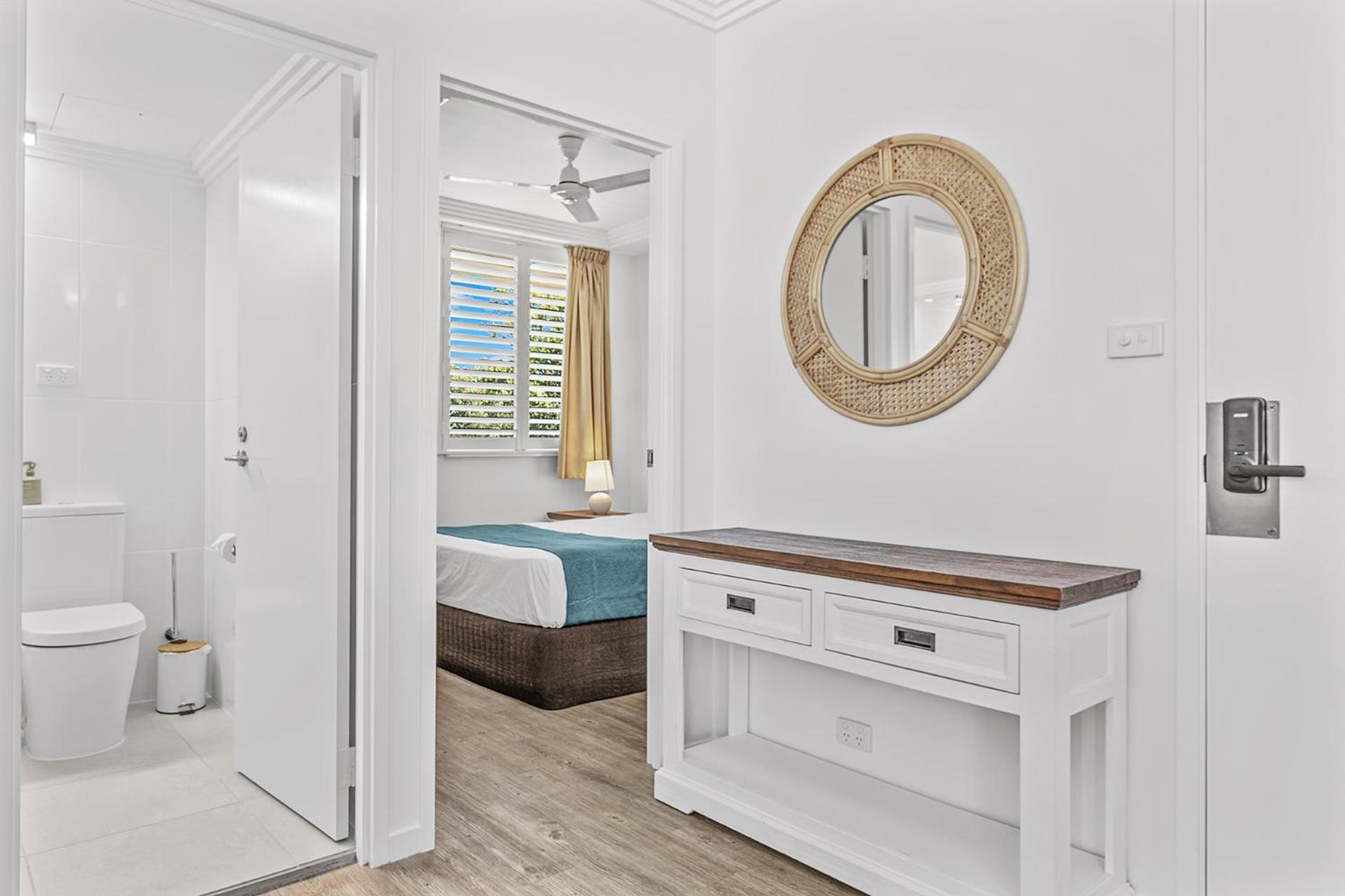 Apartment Ocean Views 1br With Full Kitchen No Steep Hills