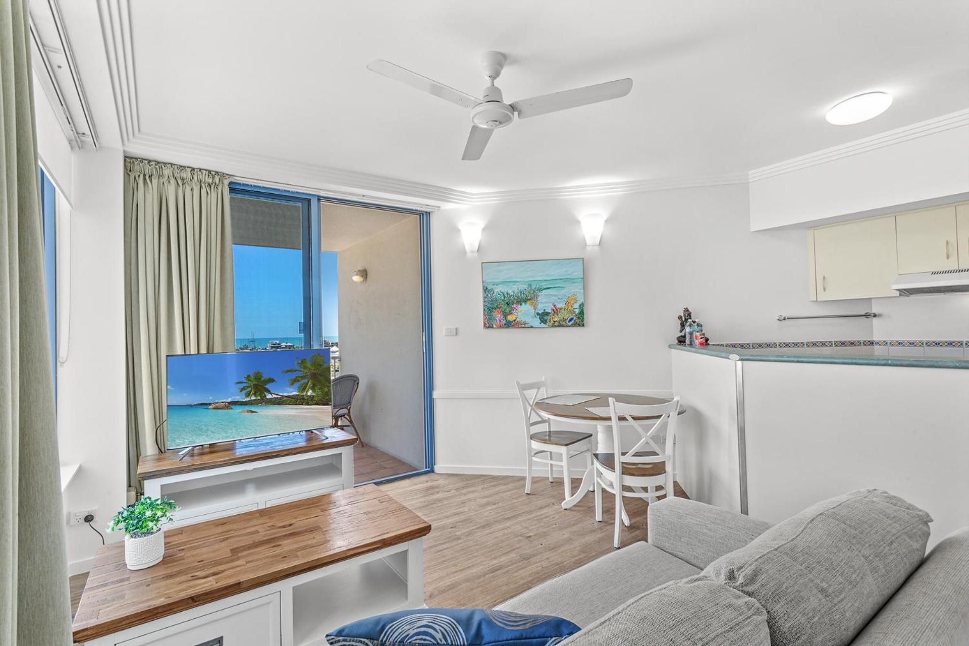 Ocean Views 1br With Full Kitchen No Steep Hills * Airlie Beach