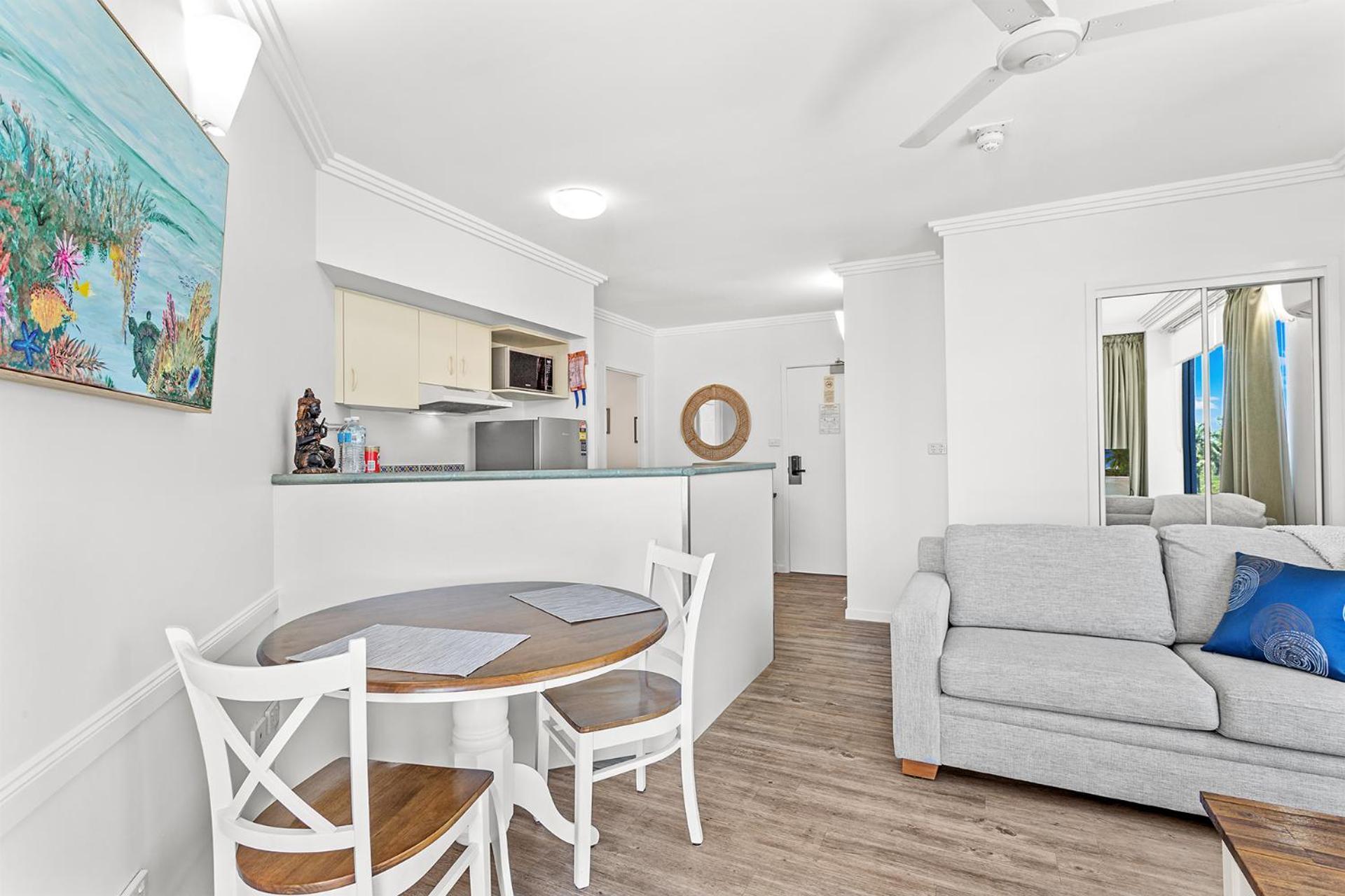 Ocean Views 1br With Full Kitchen No Steep Hills Apartment